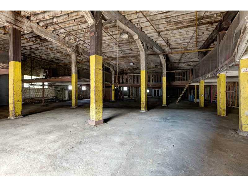 864 S. Peters Street 5